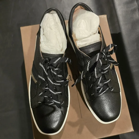 Linea Paolo Karen Casual shoe. NWT. Black, Size 9.5 - Picture 2 of 9